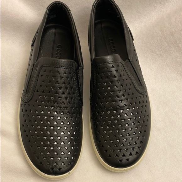 Ecco Black Slip-On Athletic Shoes - Picture 1 of 5